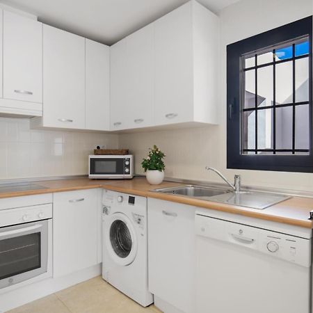 Apartamento de 2 dormitorios en Playas del Duque Marbella Exterior foto