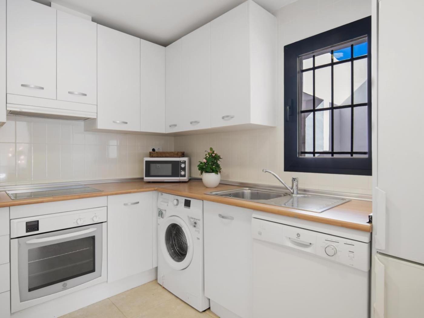 Apartamento de 2 dormitorios en Playas del Duque Marbella Exterior foto