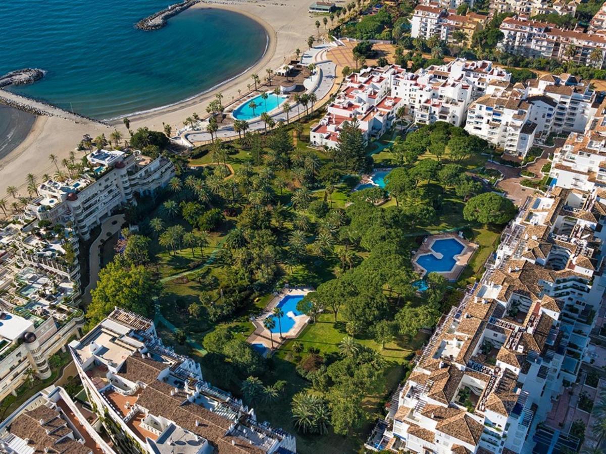 Apartamento de 2 dormitorios en Playas del Duque Marbella Exterior foto