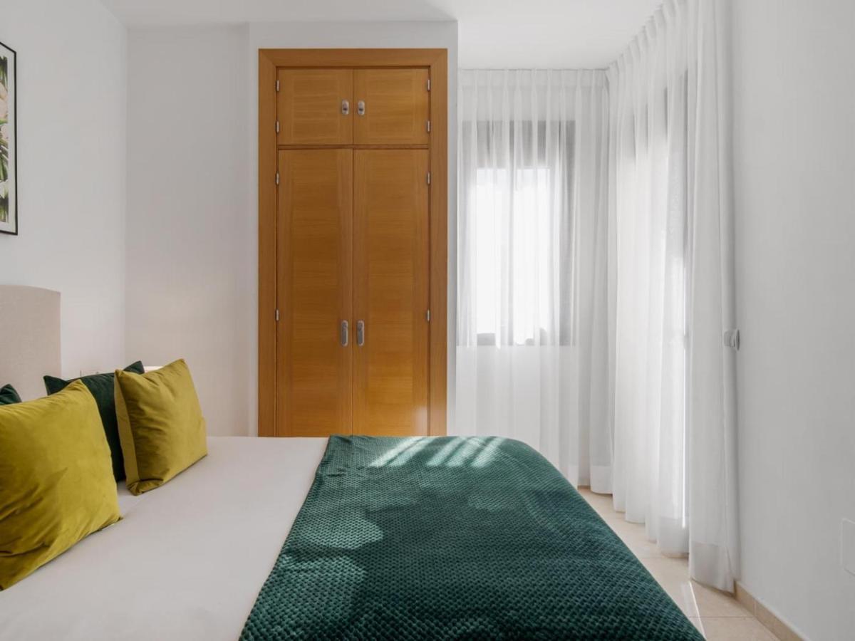 Apartamento de 2 dormitorios en Playas del Duque Marbella Exterior foto