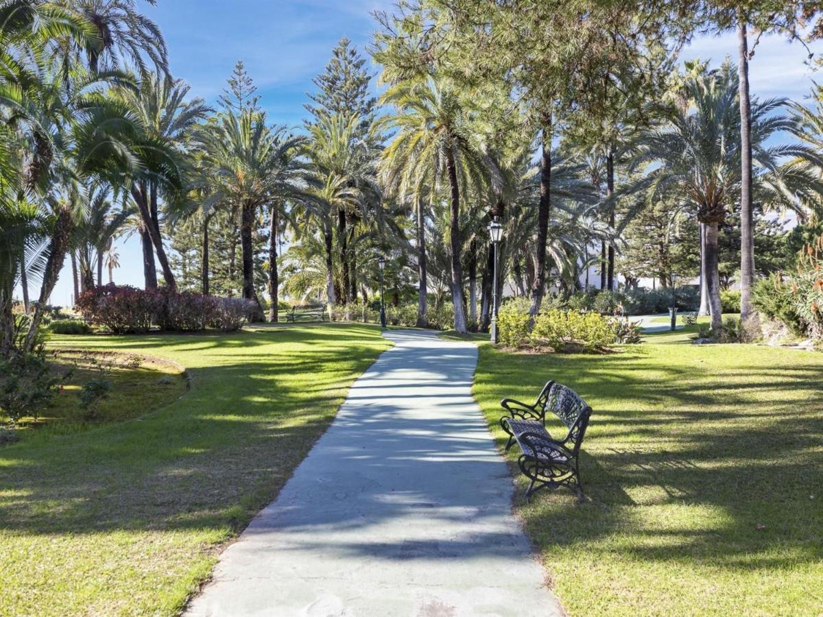 Apartamento de 2 dormitorios en Playas del Duque Marbella Exterior foto